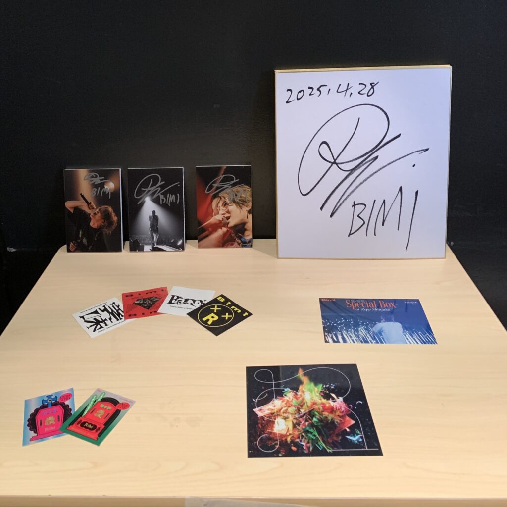 Bimiライブギャレー「Dear 27th」色紙やパネルなどの展示