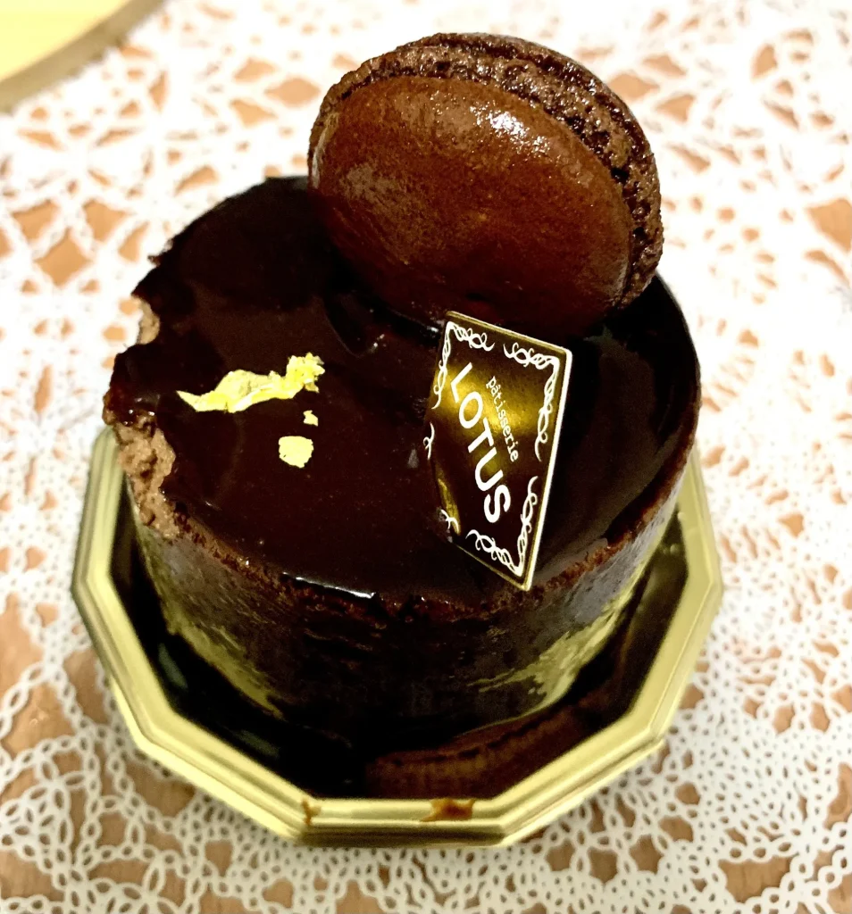 LOTUSのチョコケーキ。